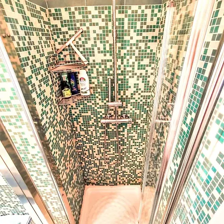 Gabbiano Felice Apartman *